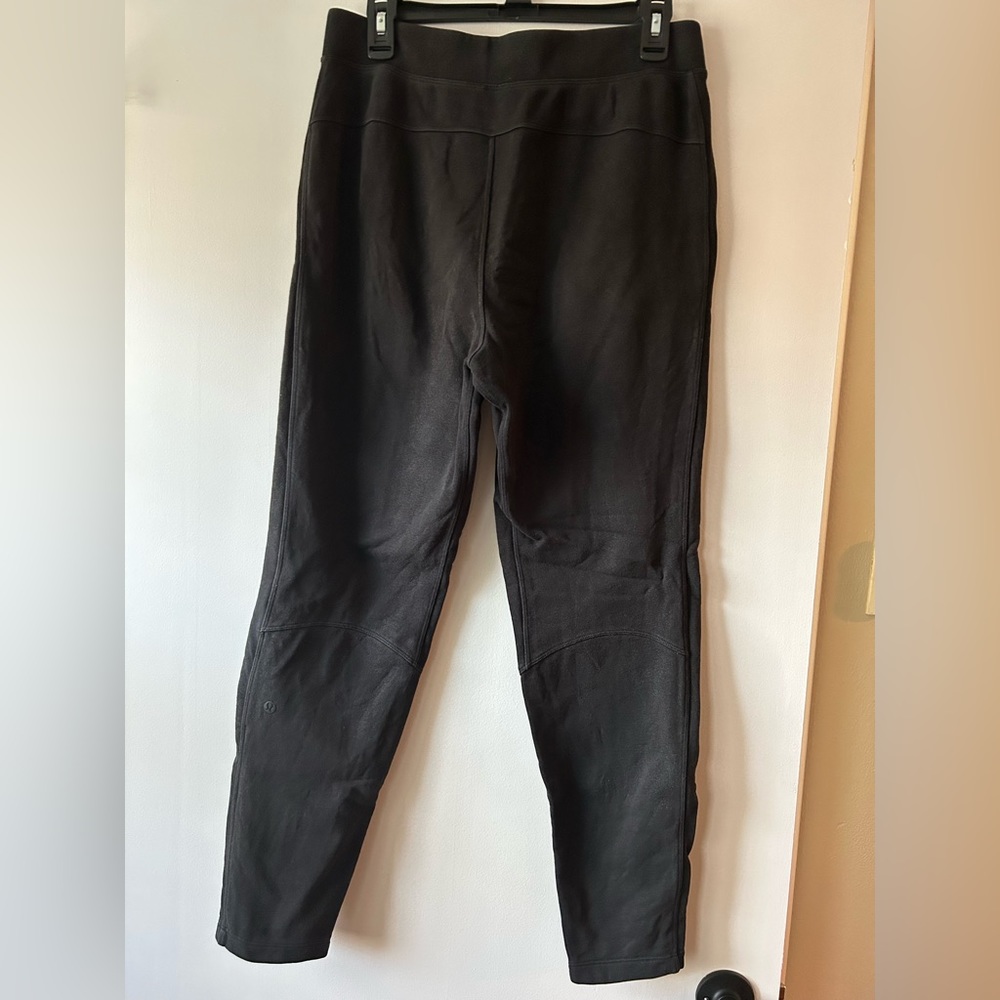 Black lululemon joggers 8